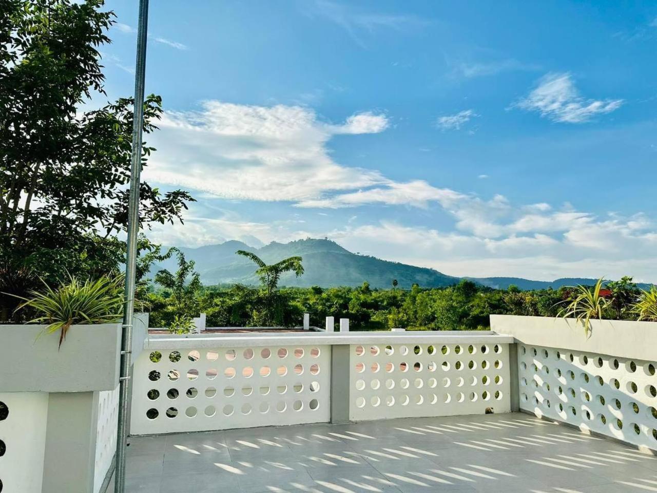 Raing Phnom Bungalow Kampot Exterior photo